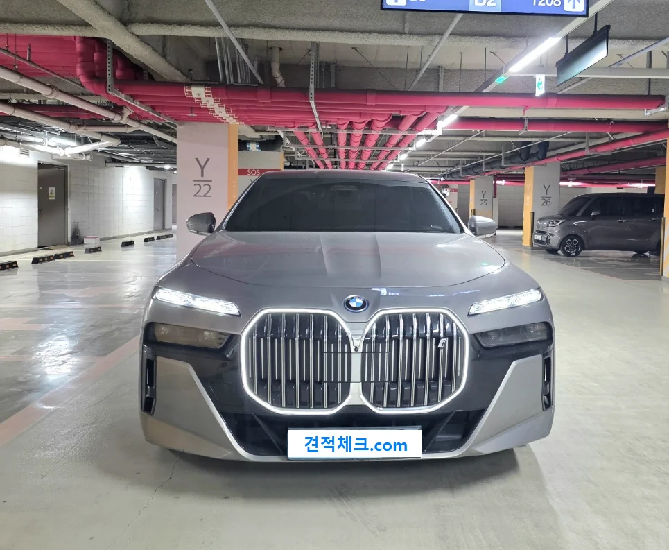 BMW i7 xDrive60 M Sport 사진